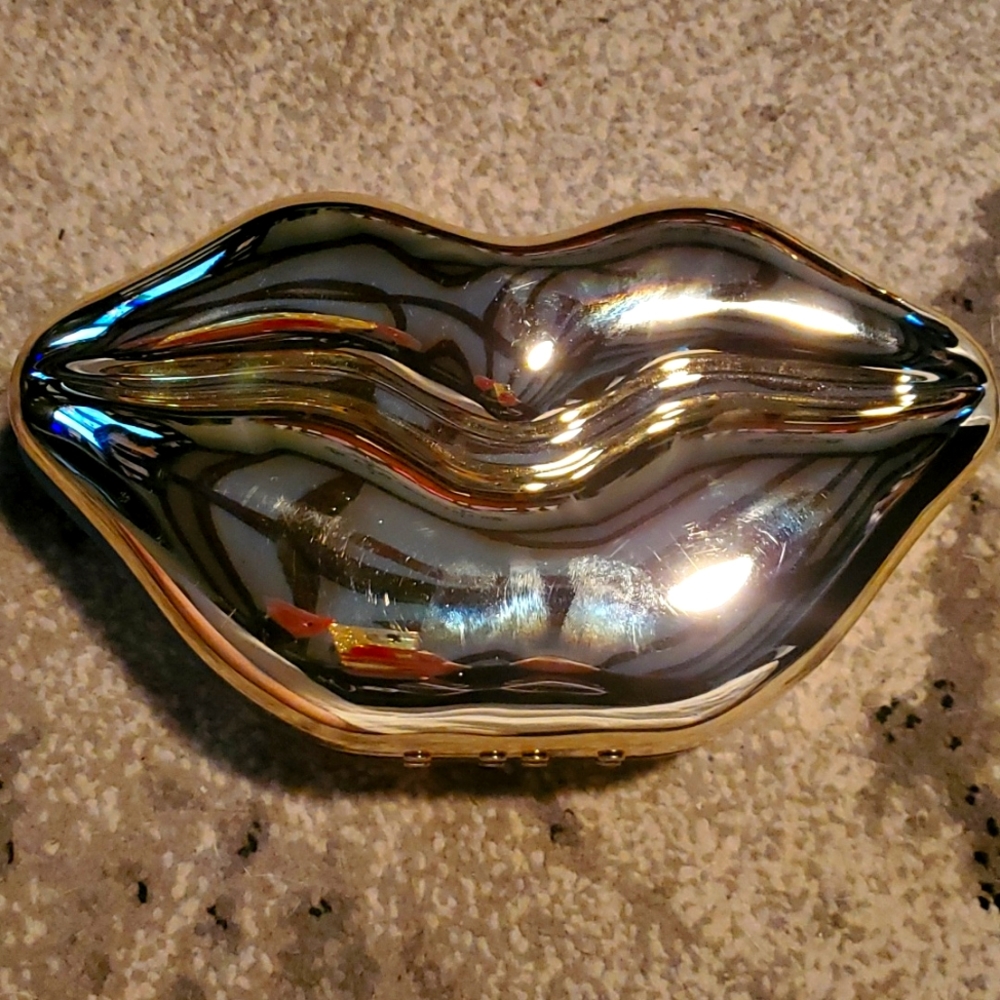 Hello 3aM Lips Clutch